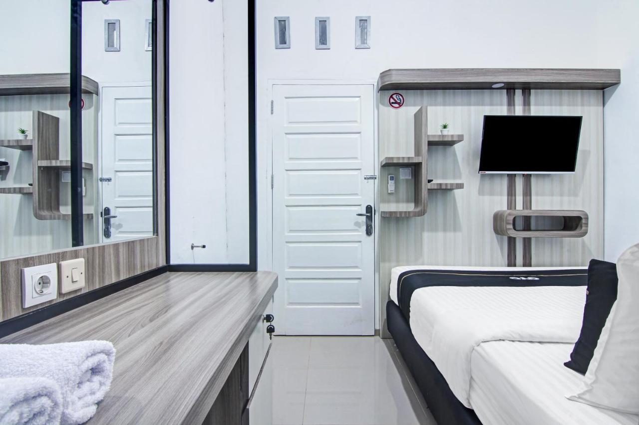 Oyo 90704 Nabila Residence Syariah パダン エクステリア 写真